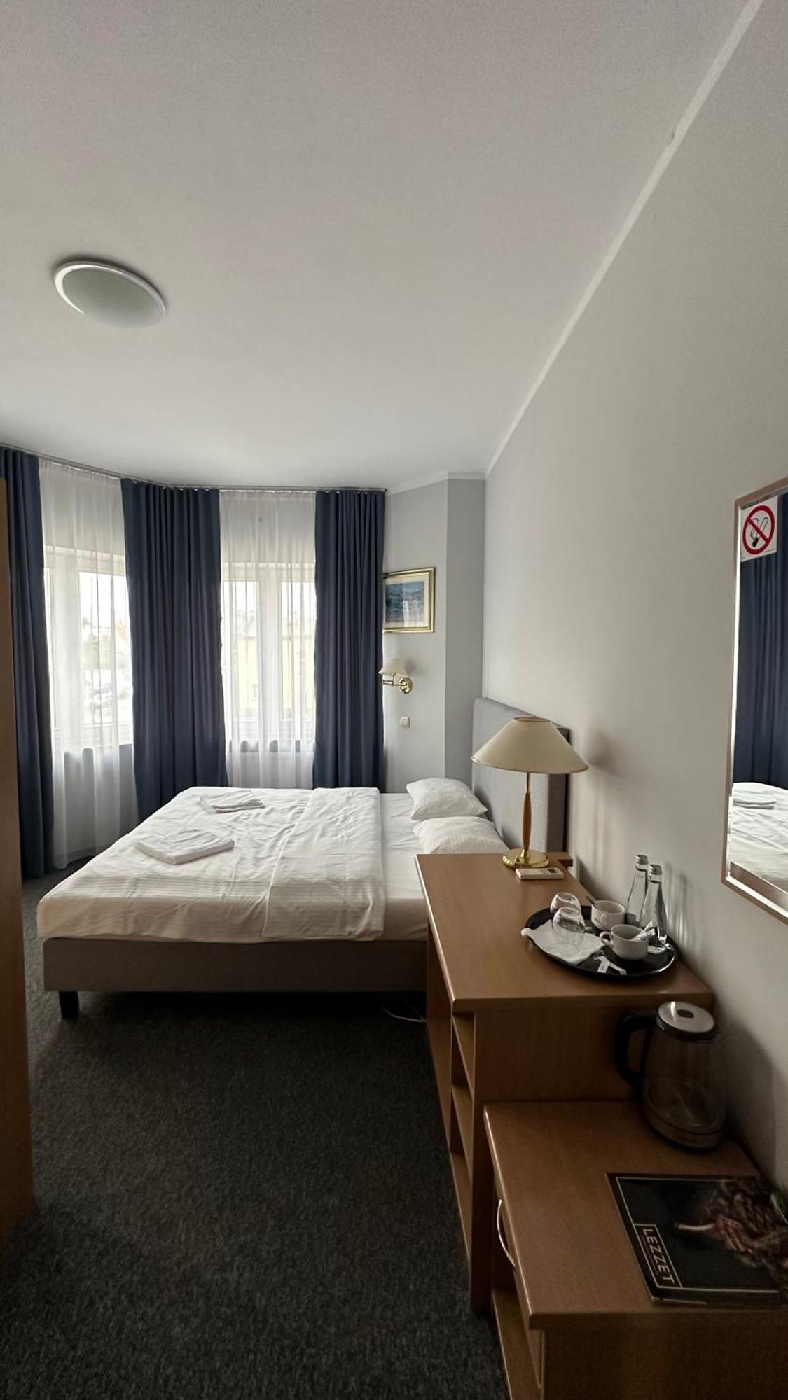 Lezzet B&B Pokoj Goscinny & Turkishrestaurant Варшава Экстерьер фото