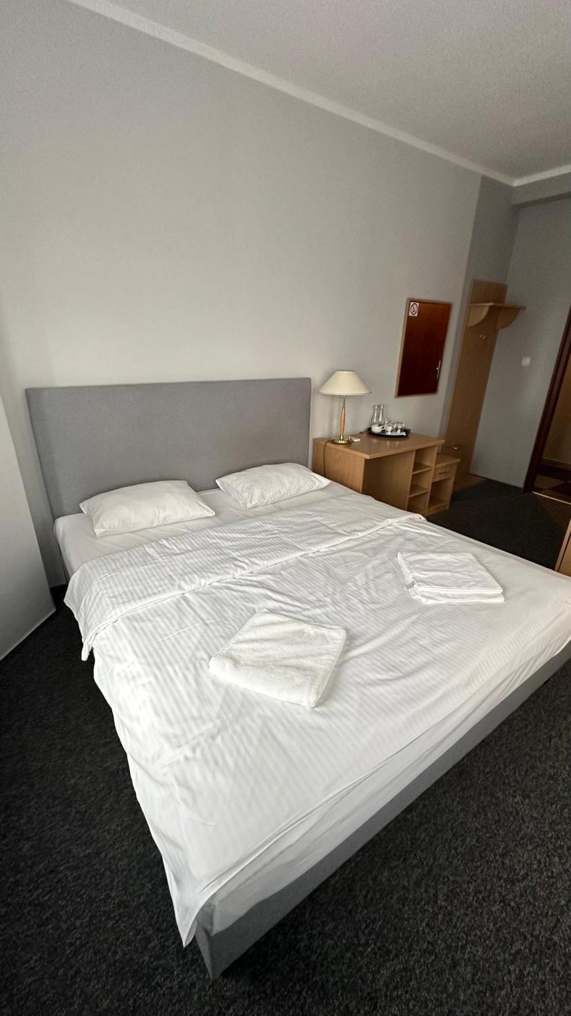 Lezzet B&B Pokoj Goscinny & Turkishrestaurant Варшава Экстерьер фото