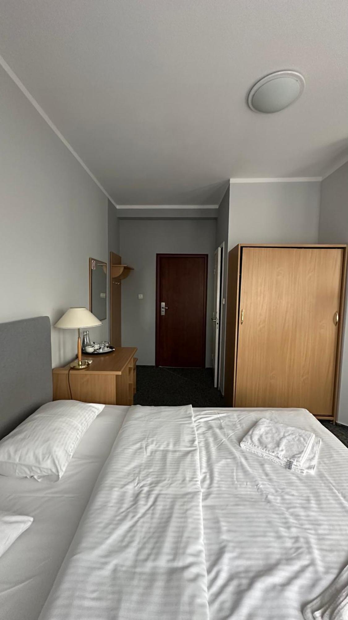 Lezzet B&B Pokoj Goscinny & Turkishrestaurant Варшава Экстерьер фото