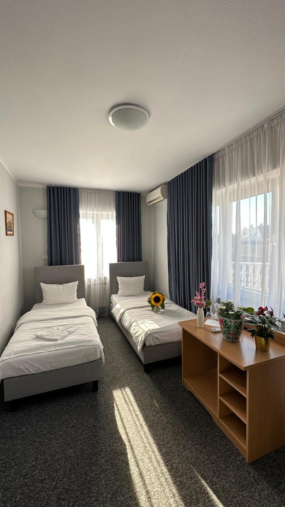 Lezzet B&B Pokoj Goscinny & Turkishrestaurant Варшава Экстерьер фото