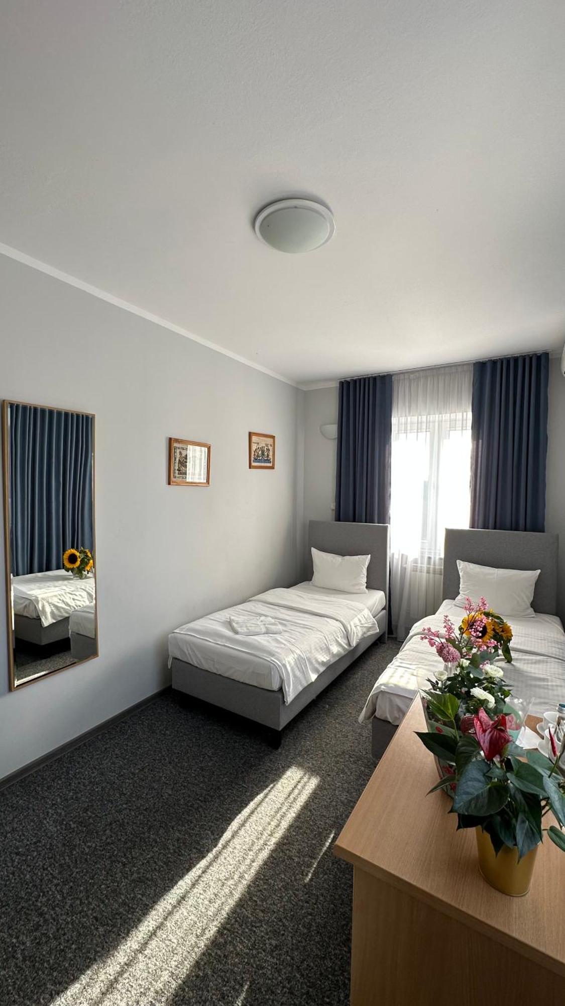 Lezzet B&B Pokoj Goscinny & Turkishrestaurant Варшава Экстерьер фото