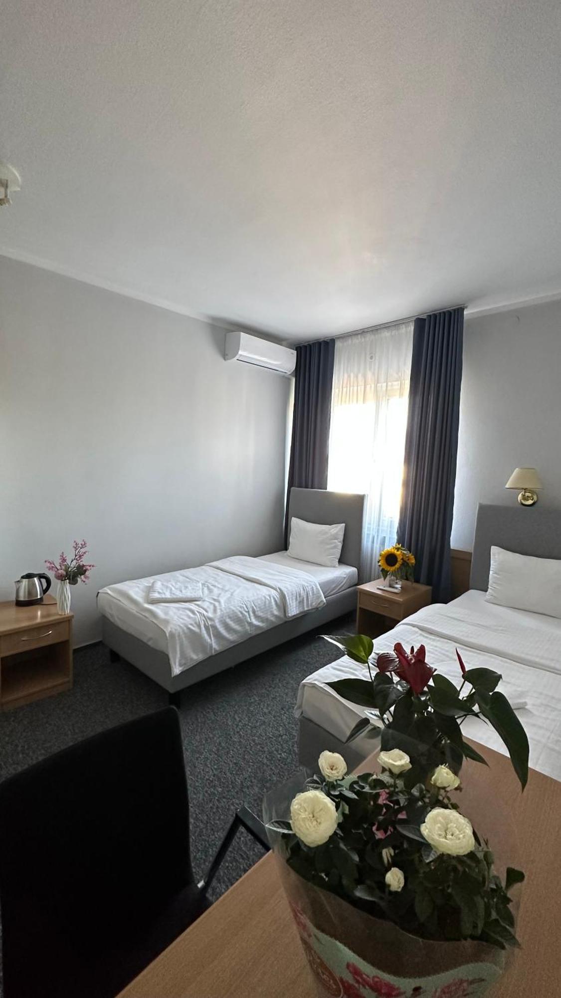 Lezzet B&B Pokoj Goscinny & Turkishrestaurant Варшава Экстерьер фото