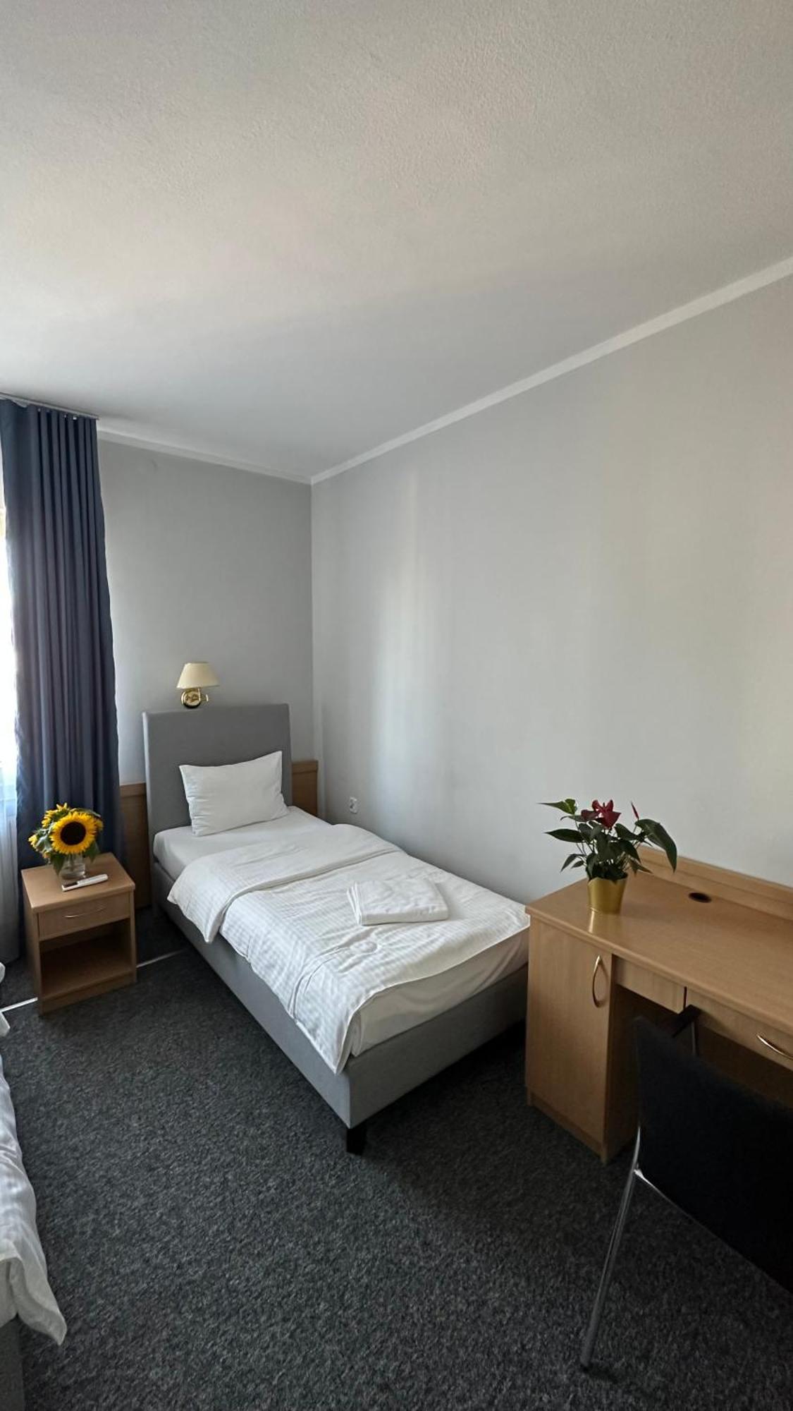 Lezzet B&B Pokoj Goscinny & Turkishrestaurant Варшава Экстерьер фото