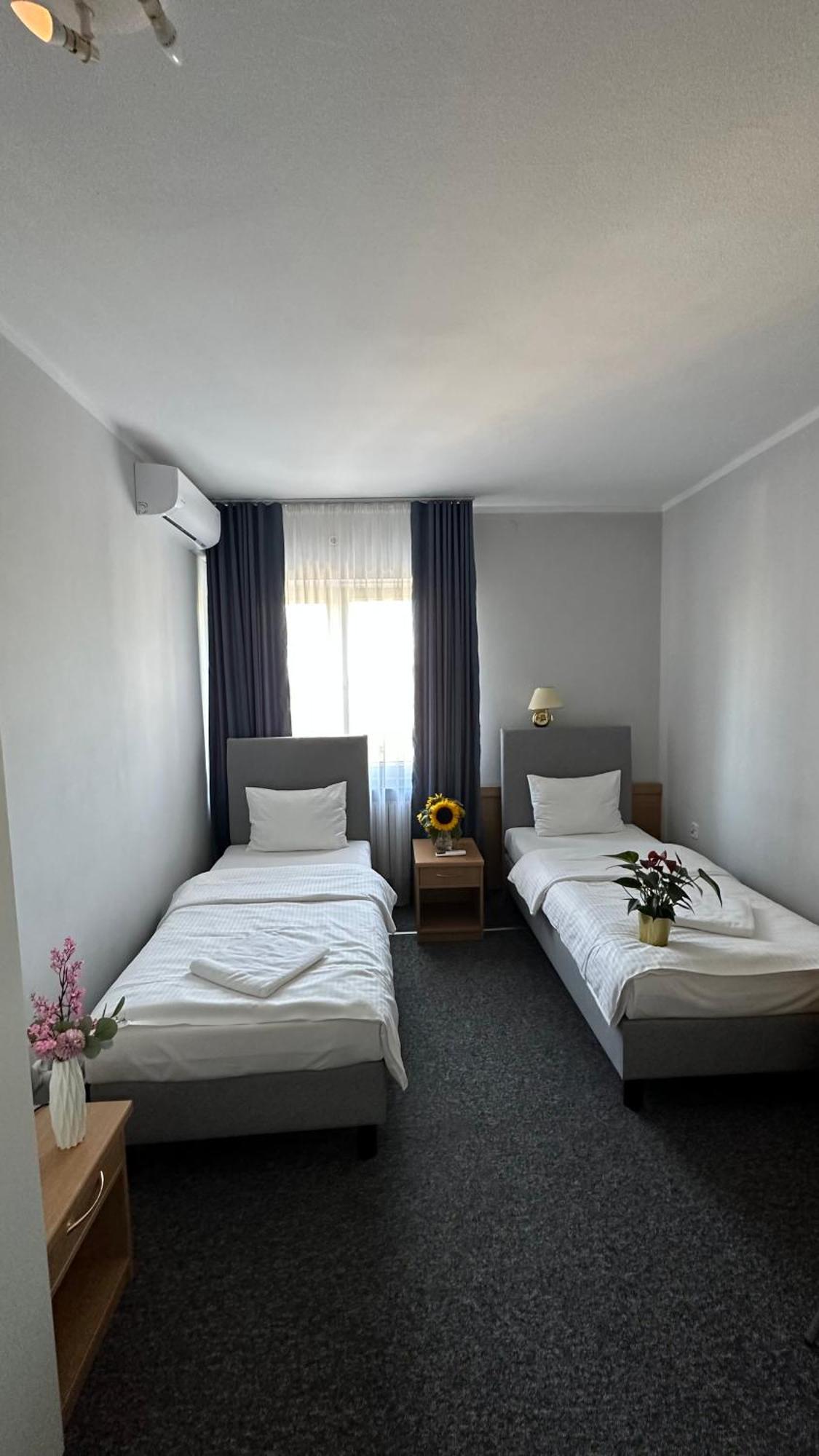Lezzet B&B Pokoj Goscinny & Turkishrestaurant Варшава Экстерьер фото