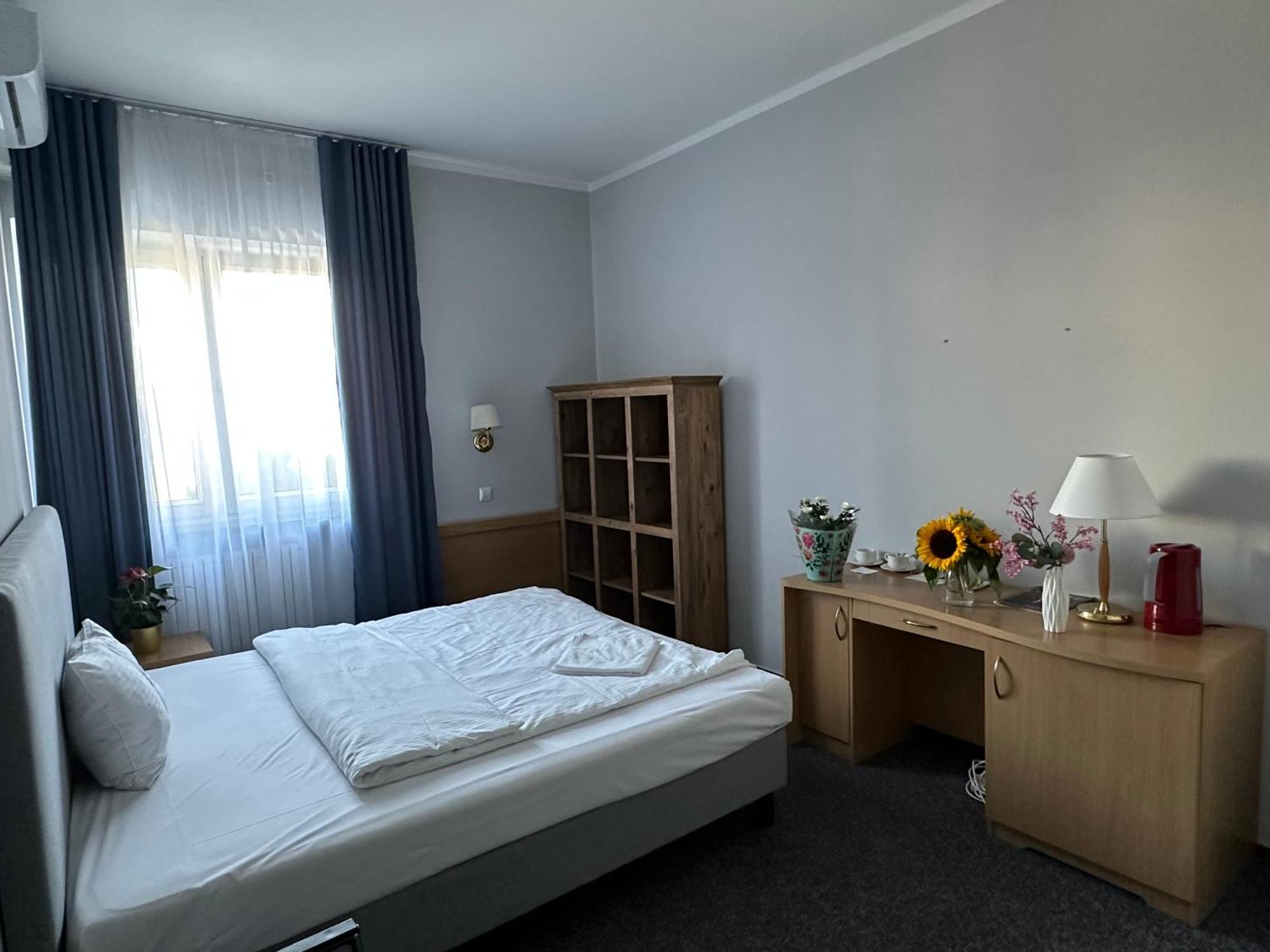 Lezzet B&B Pokoj Goscinny & Turkishrestaurant Варшава Экстерьер фото