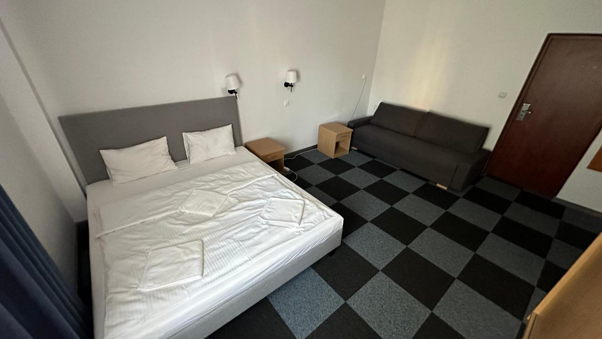 Lezzet B&B Pokoj Goscinny & Turkishrestaurant Варшава Экстерьер фото