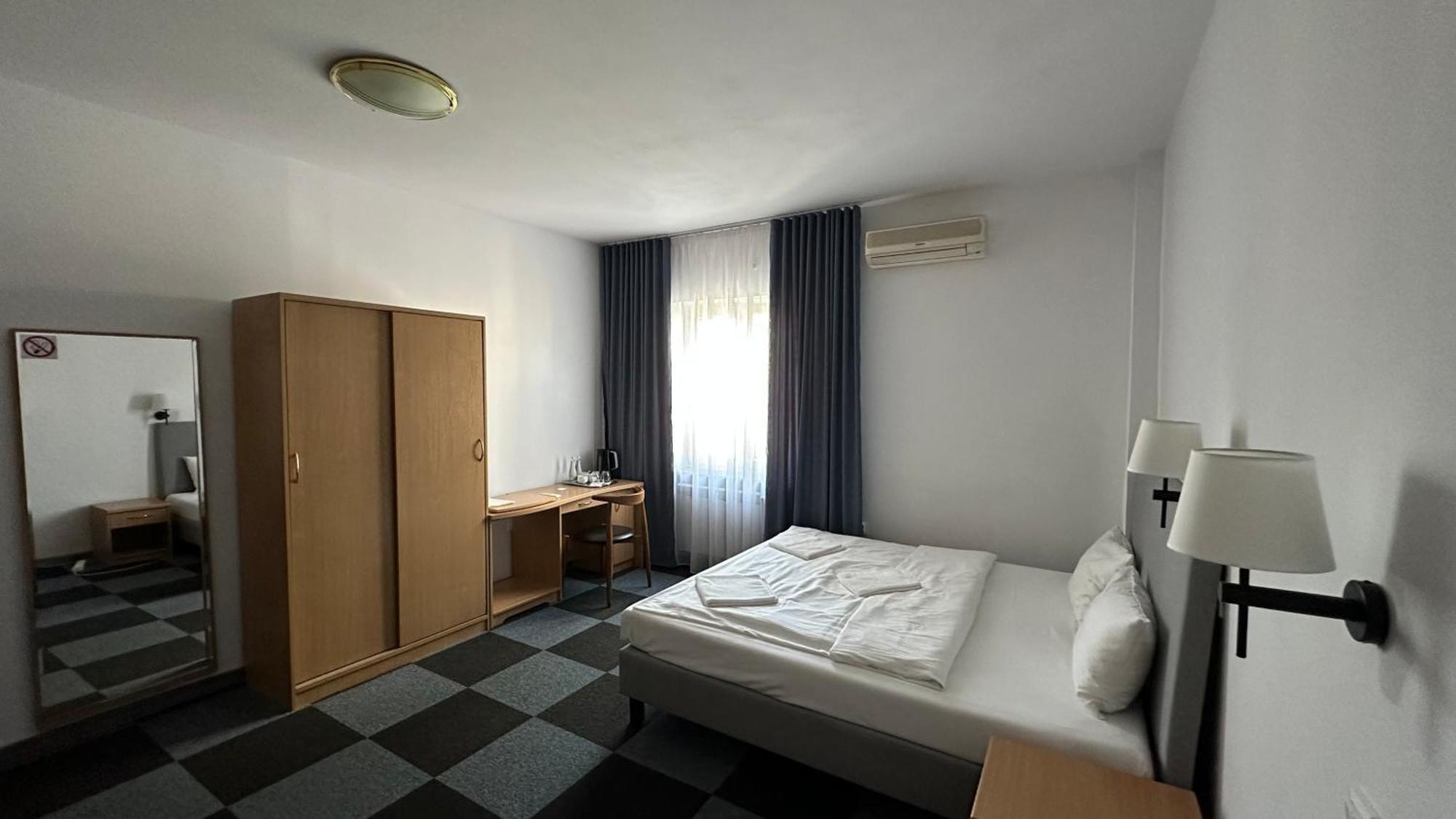Lezzet B&B Pokoj Goscinny & Turkishrestaurant Варшава Экстерьер фото