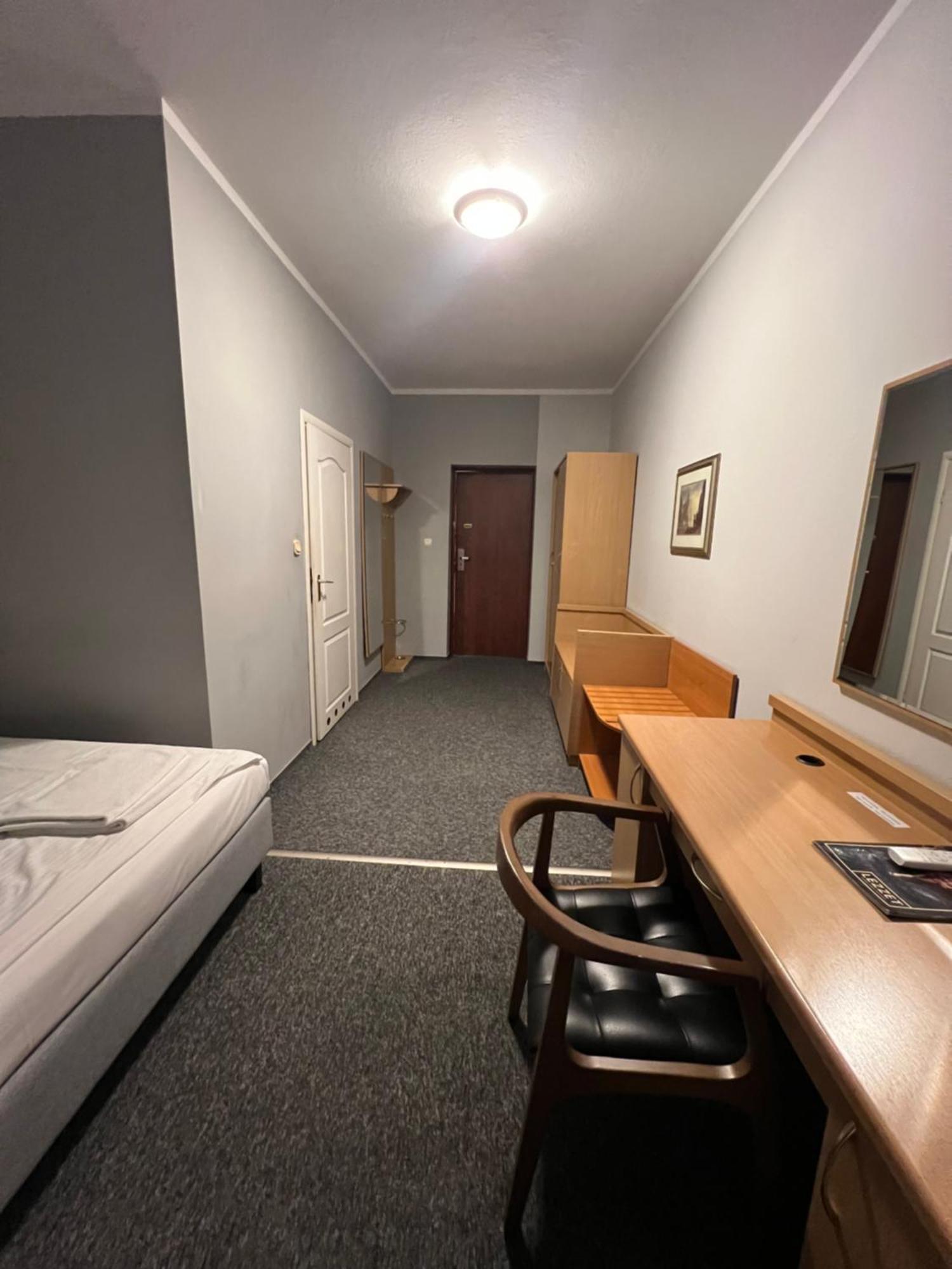 Lezzet B&B Pokoj Goscinny & Turkishrestaurant Варшава Экстерьер фото
