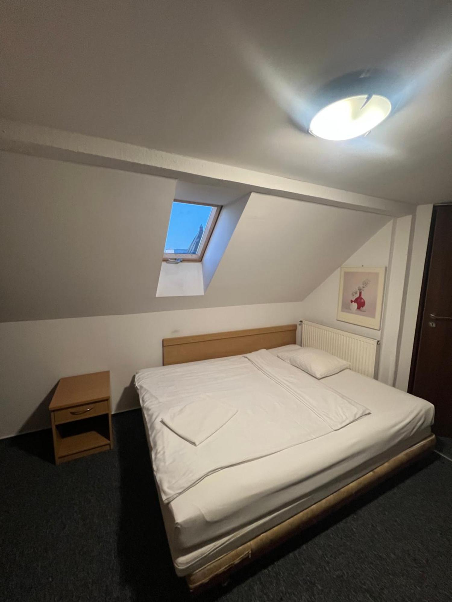 Lezzet B&B Pokoj Goscinny & Turkishrestaurant Варшава Экстерьер фото