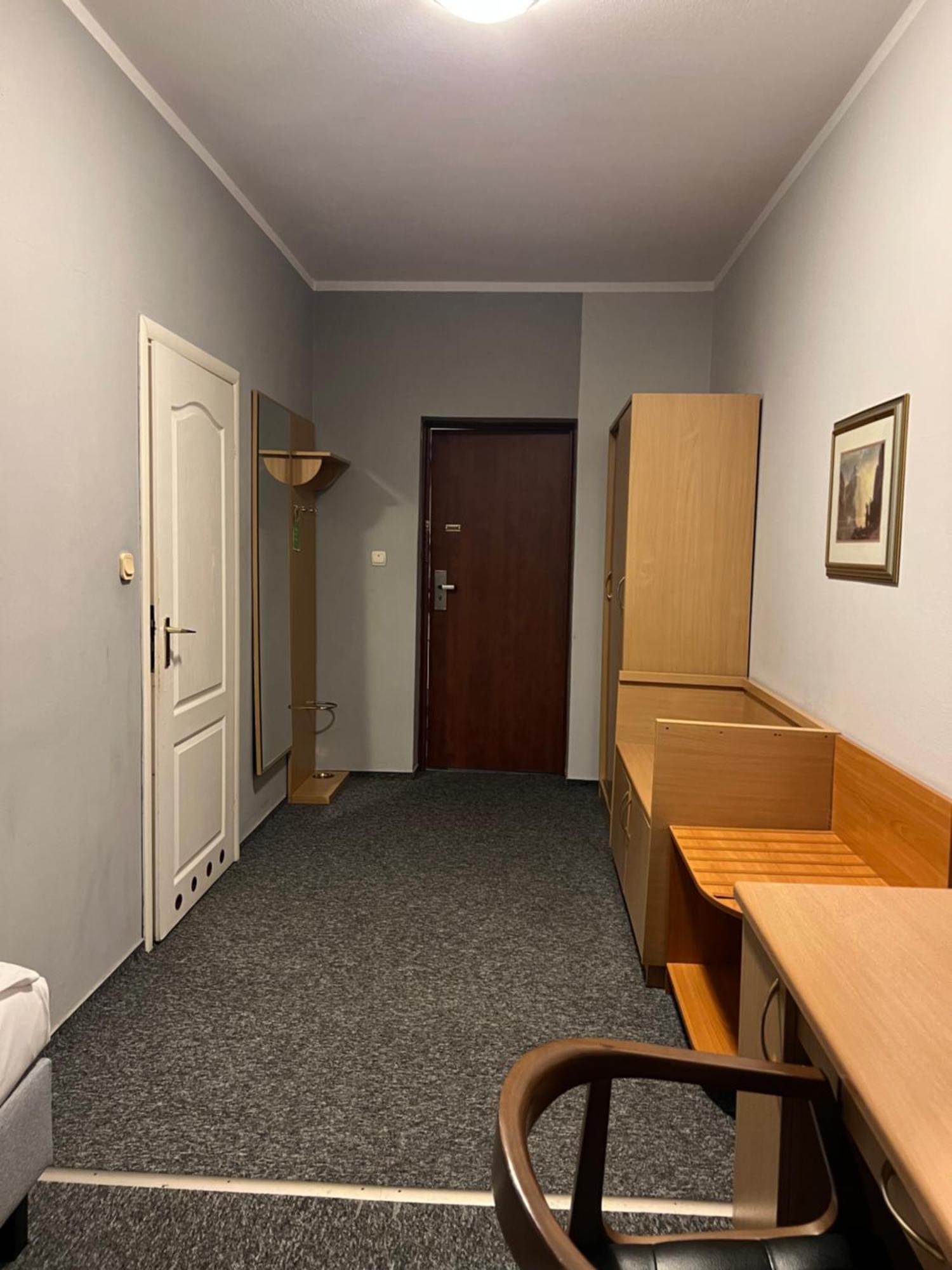 Lezzet B&B Pokoj Goscinny & Turkishrestaurant Варшава Экстерьер фото