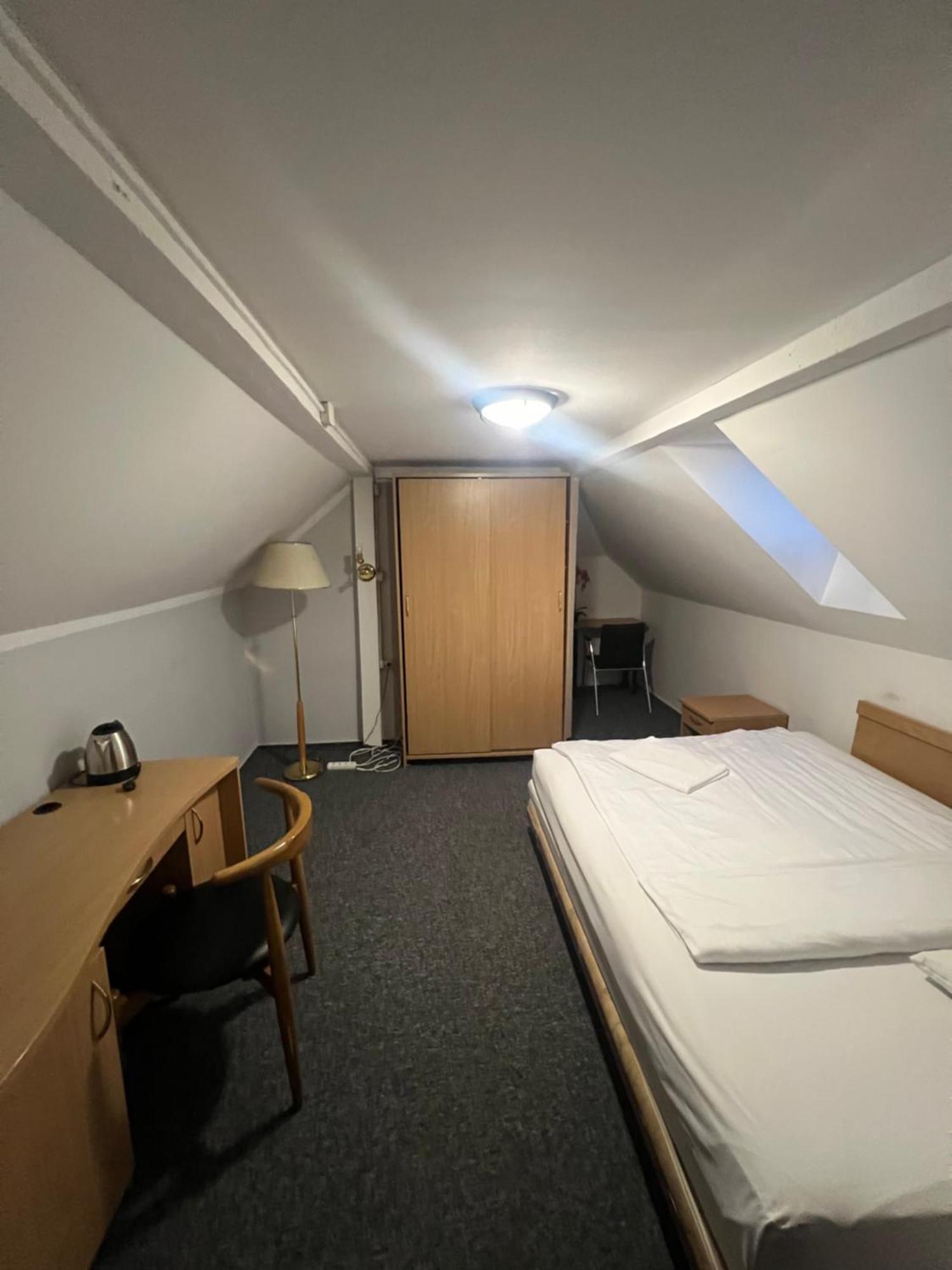 Lezzet B&B Pokoj Goscinny & Turkishrestaurant Варшава Экстерьер фото